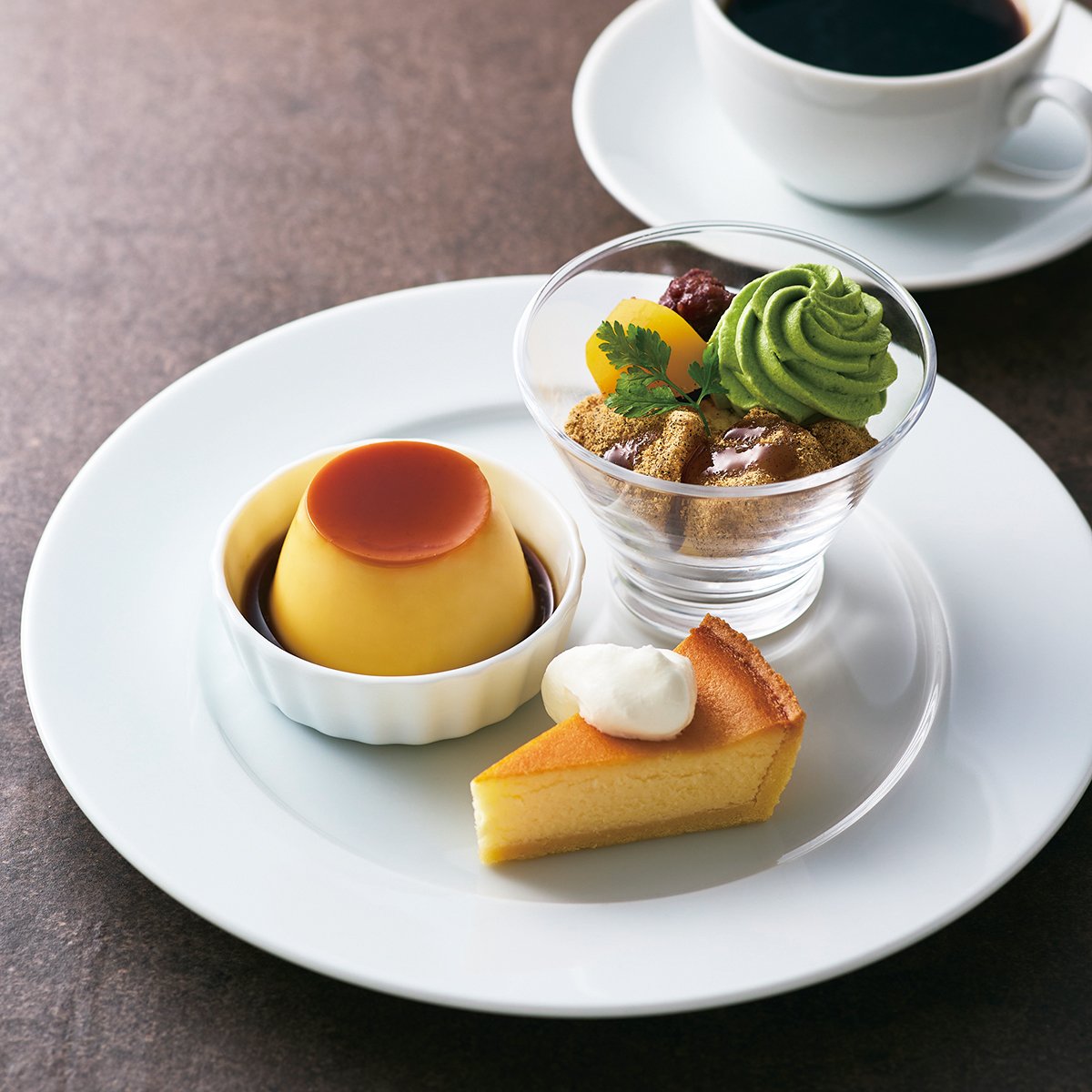 期間限定<br>デザートプレートと<br>お飲物