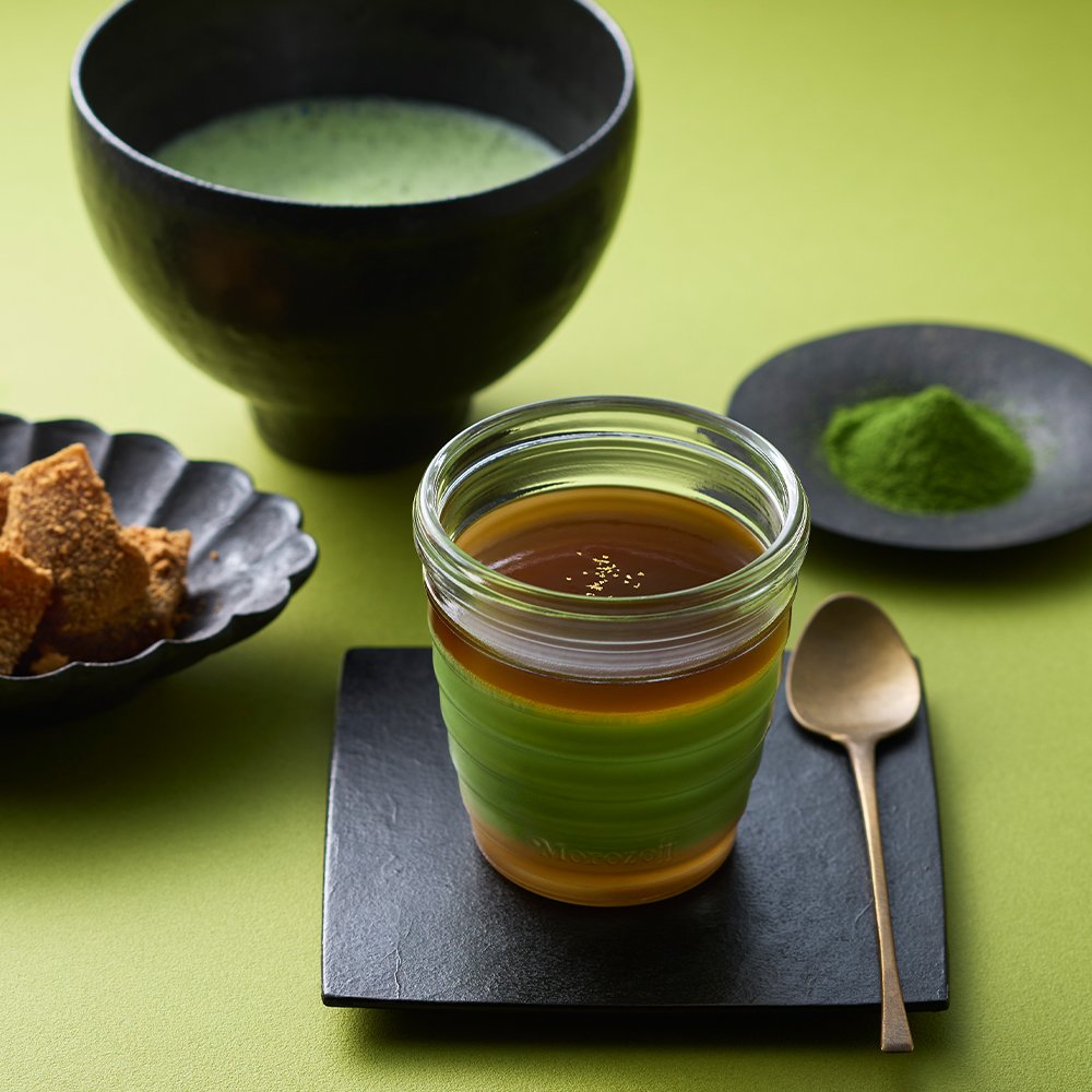抹茶とわらび餅のプリン(黒蜜きな粉)