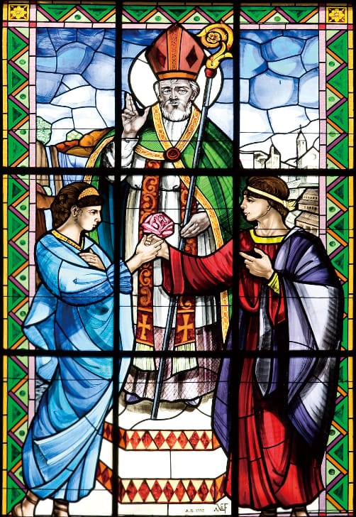 教会のステンドグラスに描かれた『サビノとセラピアの物語』